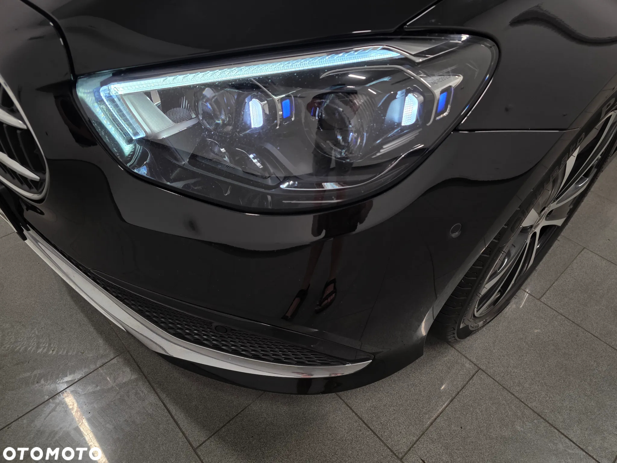 Mercedes-Benz Klasa E 220 d 4Matic 9G-TRONIC AMG Line - 31