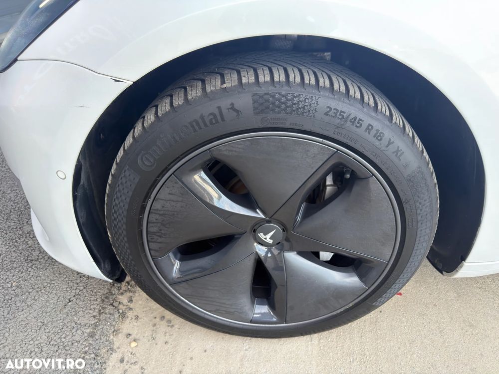 Tesla Model 3 - 30