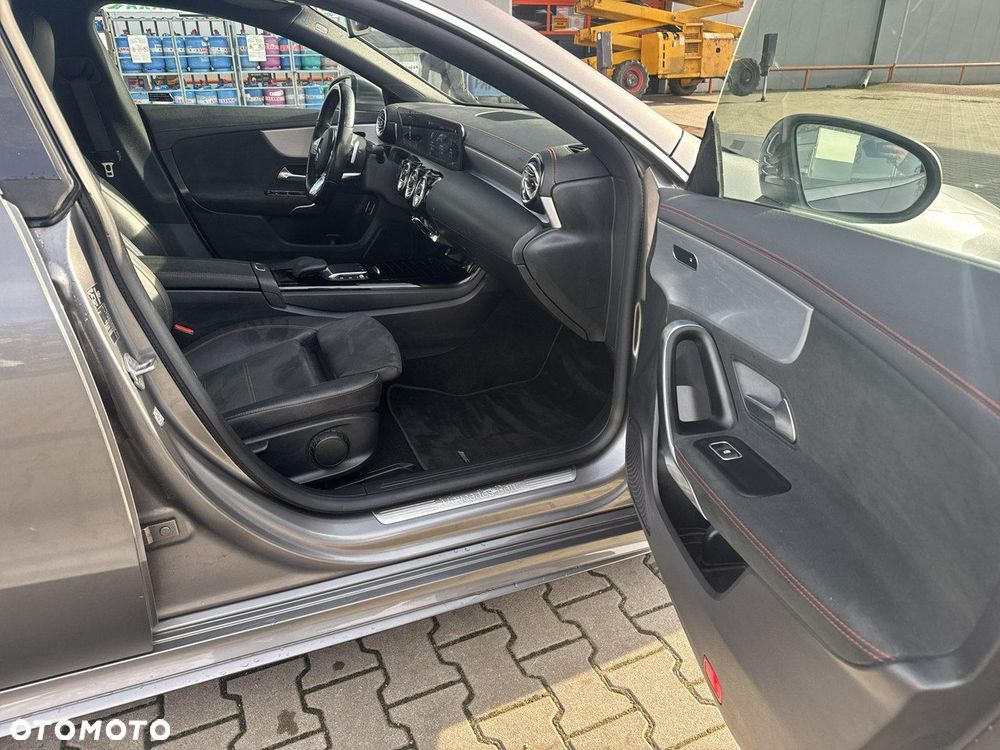 Mercedes-Benz CLA - 19