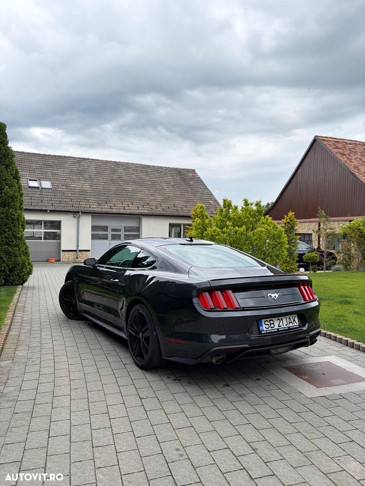 Ford Mustang 2.3 EcoBoost - 4