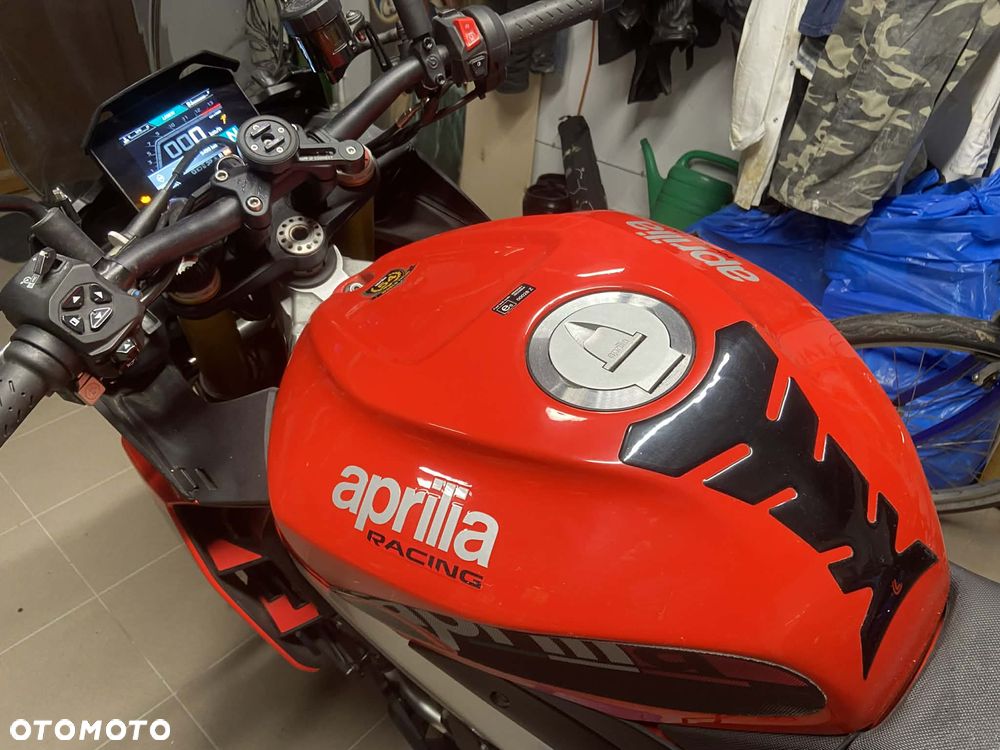 Aprilia Tuono - 12