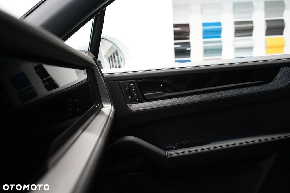 Porsche Cayenne Standard - 18