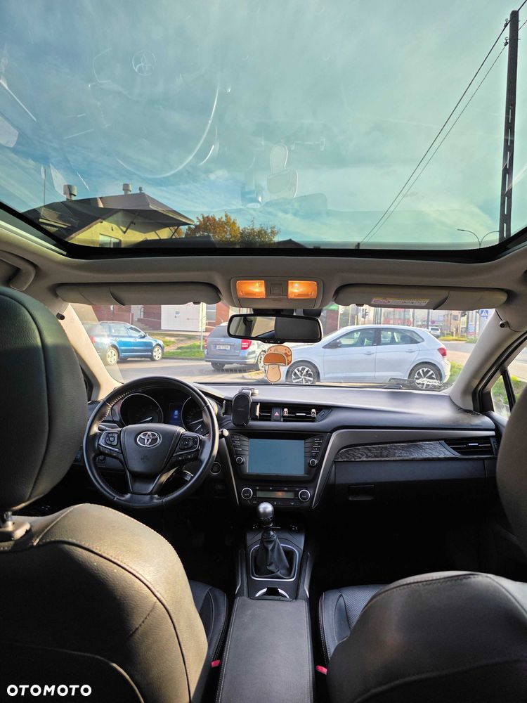 Toyota Avensis - 6