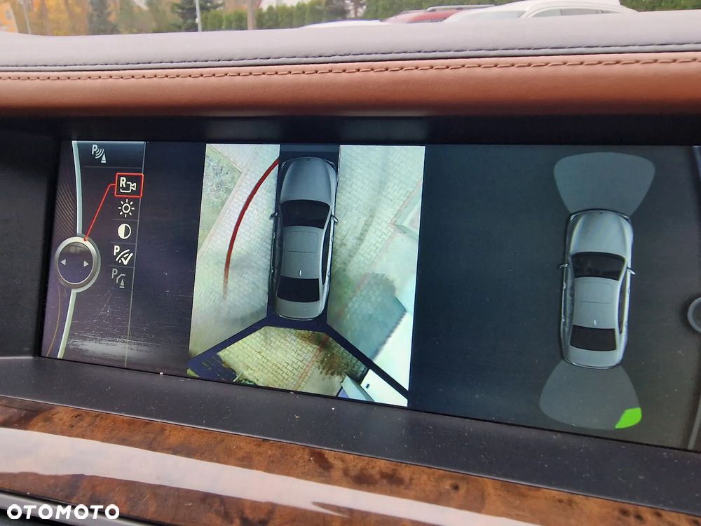 BMW Seria 7 740d xDrive - 28