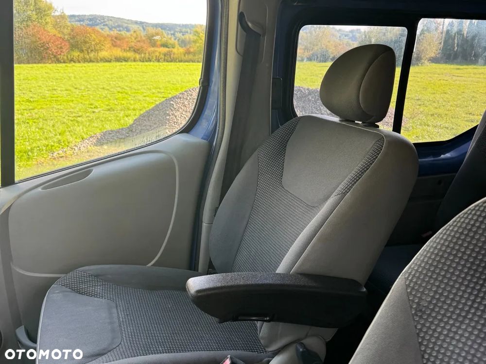 Opel Vivaro - 17