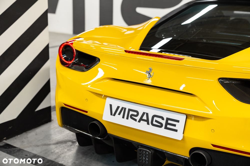 Ferrari 488 - 19