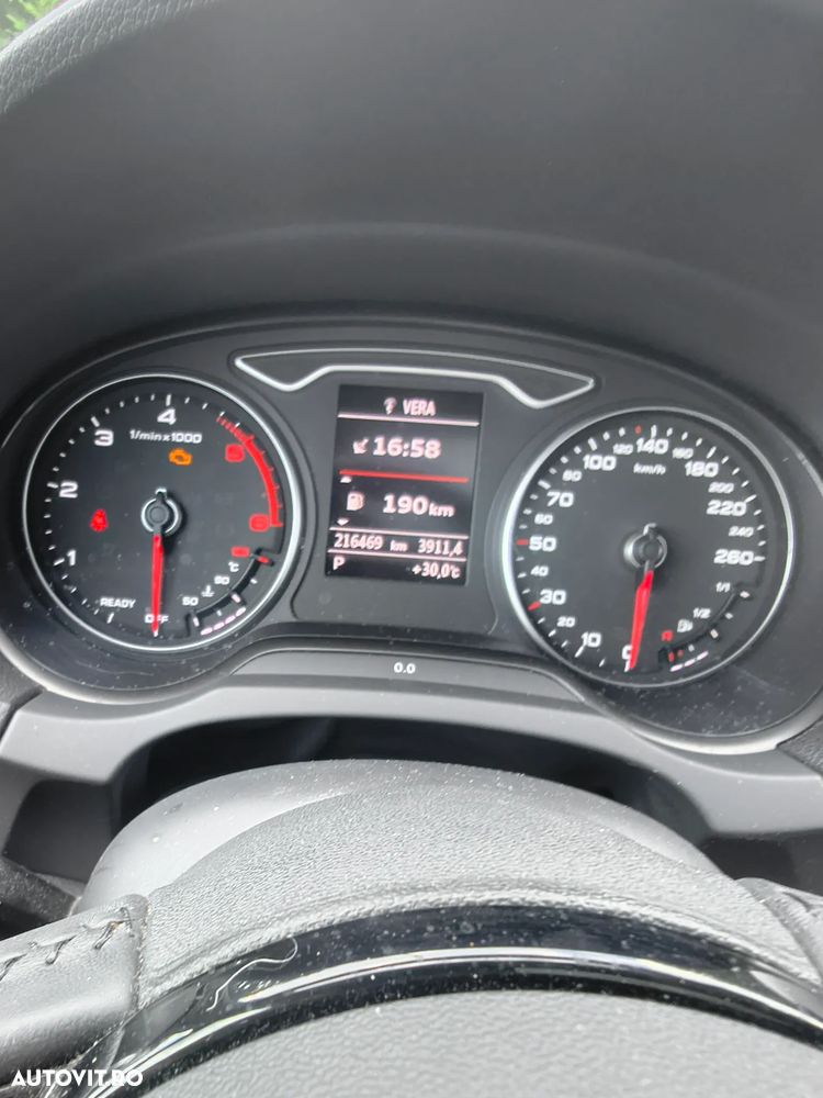 Audi A3 1.6 TDI S tronic Sport - 8