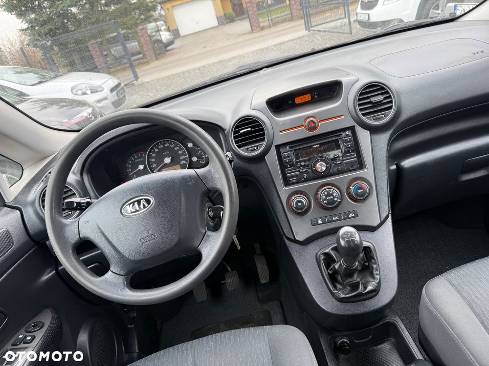 Kia Carens 2.0 CVVT EX - 23