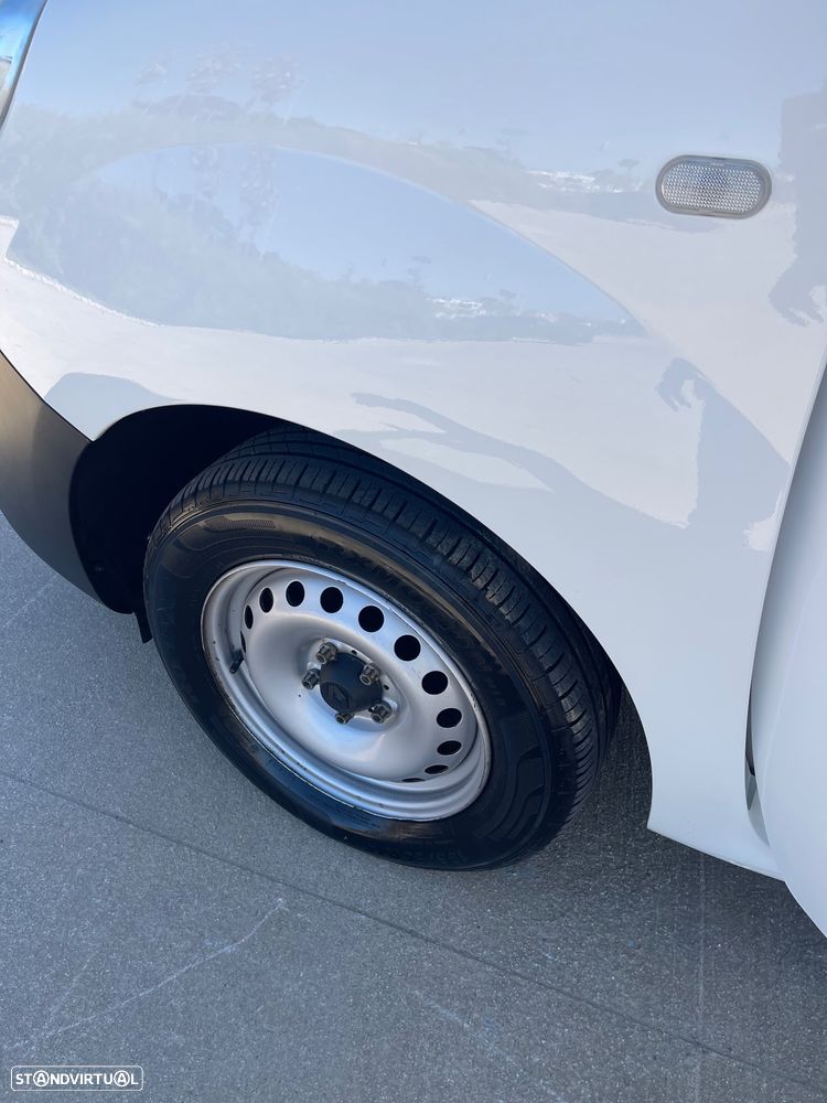 Renault Kangoo 1.5 3 lugares nacional 95 CV - 18