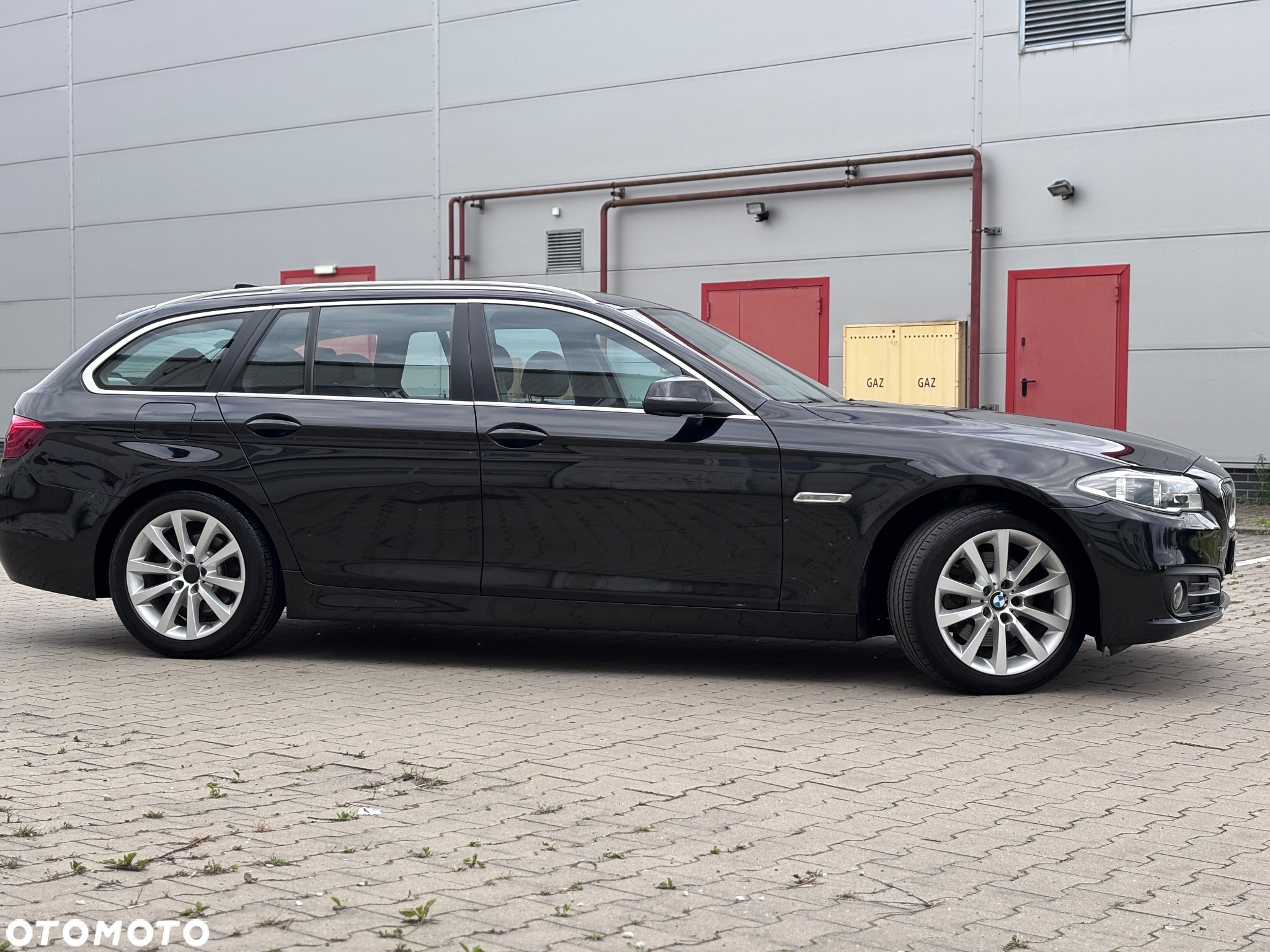 BMW Seria 5 520d xDrive - 9