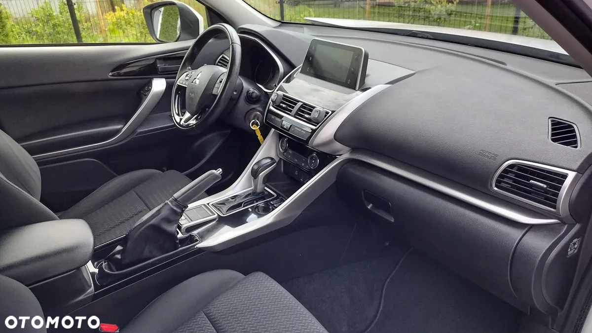 Mitsubishi Eclipse Cross - 12