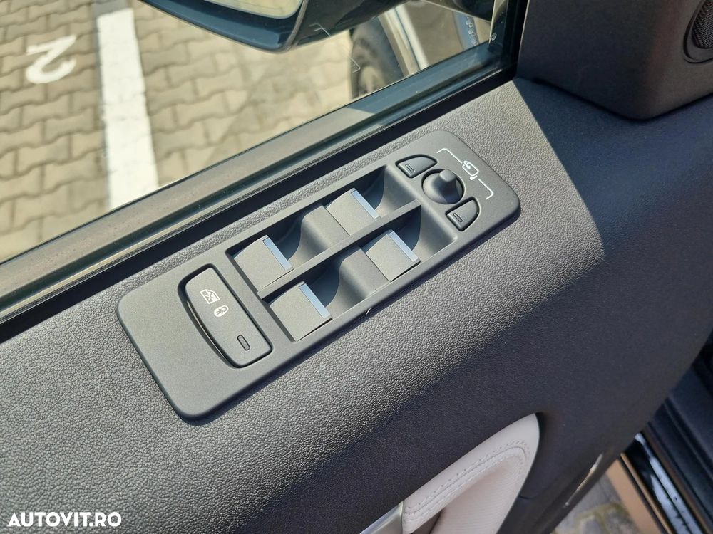 Land Rover Discovery Sport 2.0 D200 MHEV Dynamic SE - 14