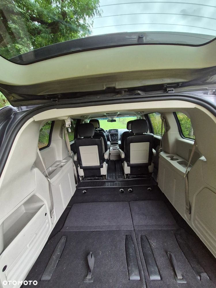 Dodge Grand Caravan - 18