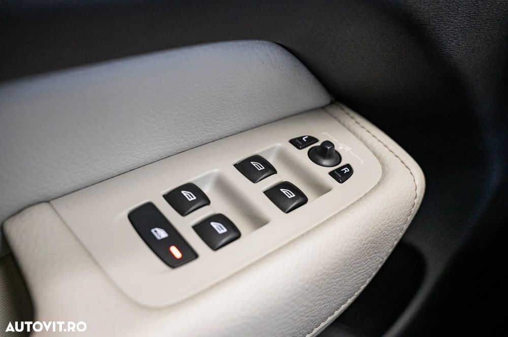 Volvo XC 60 D4 AWD Geartronic Inscription - 29