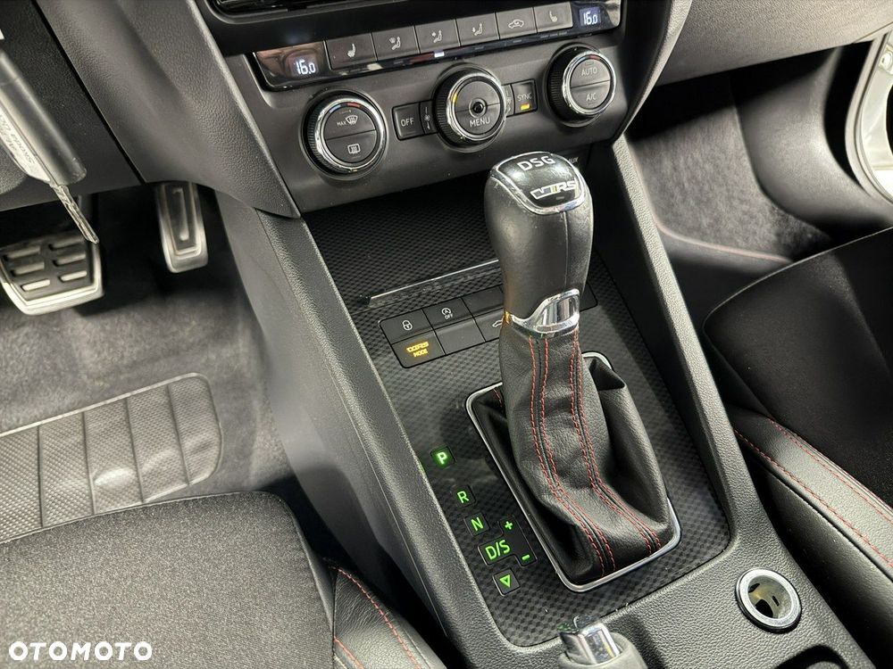 Skoda Octavia 2.0 TDI RS Challenge DSG - 30