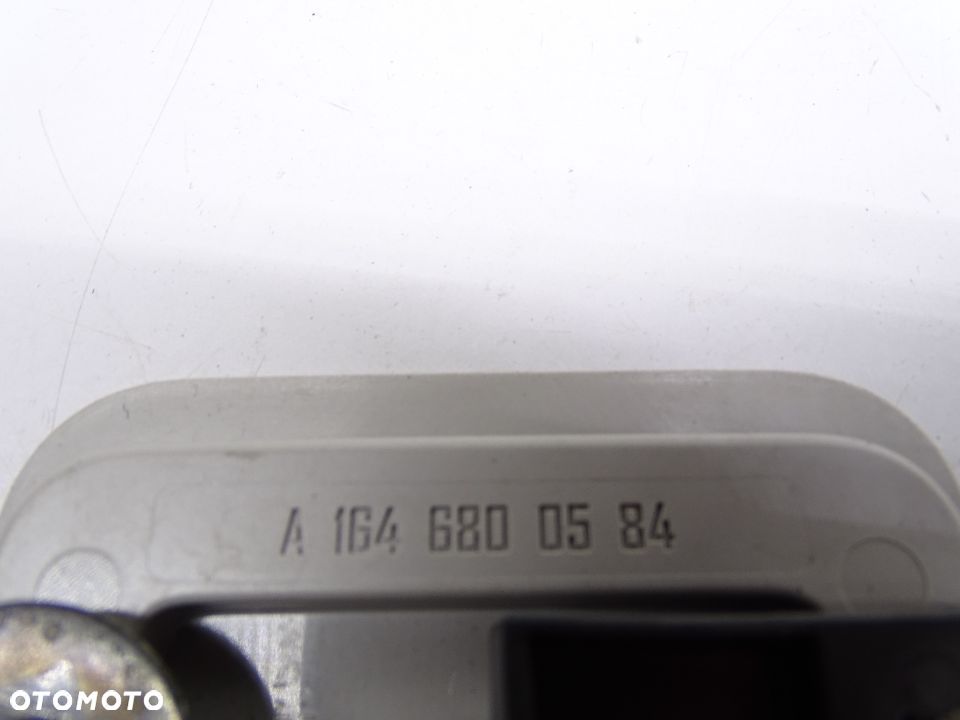 Mercedes ML W164 KLAMKA UCHWYT PODLOGI BAGAZNIKA 1646800584 - 4