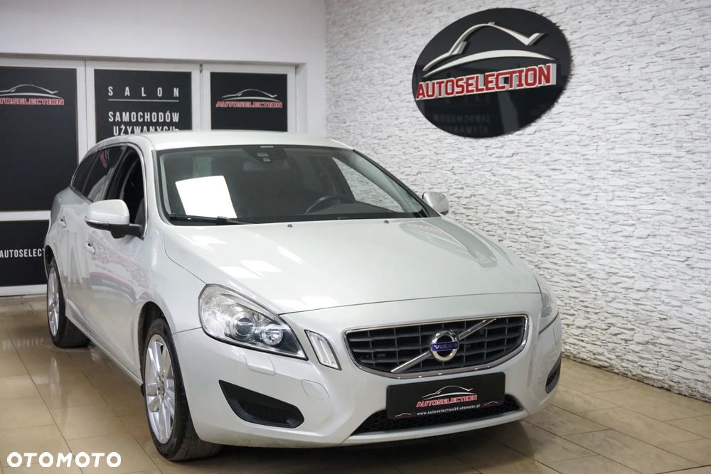 Volvo V60 D4 Geartronic Momentum - 1