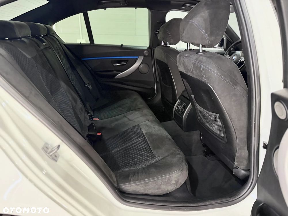 BMW Seria 3 320d M Sport - 22
