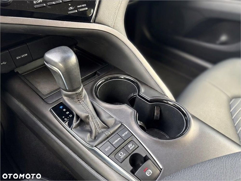 Toyota Camry 2.5 Hybrid Prestige CVT - 15