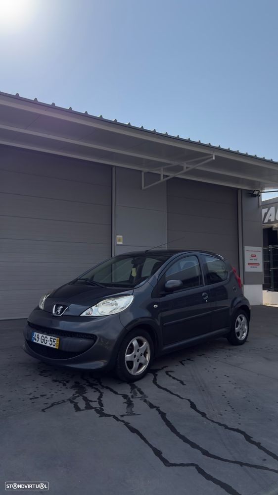 Peugeot 107 1.0 Trendy - 1