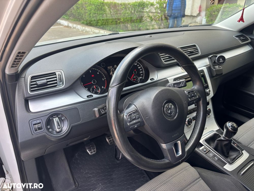 Volkswagen Passat Alltrack 2.0 TDI BlueMotion Technology - 10