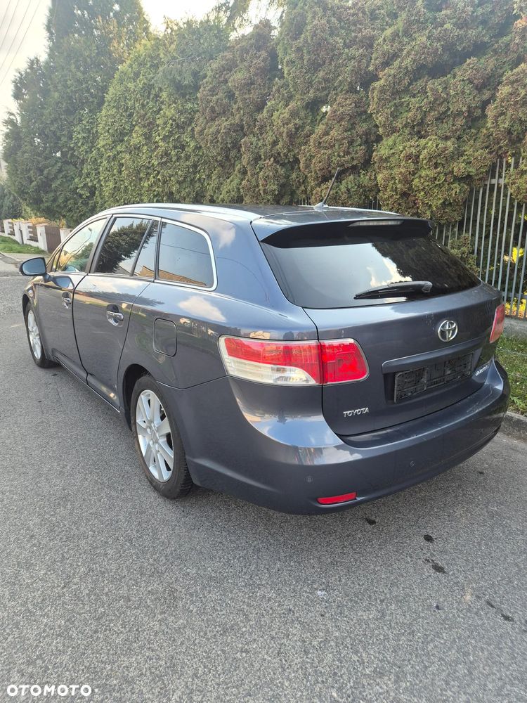 Toyota Avensis 2.2 D-4D Business Edition - 4