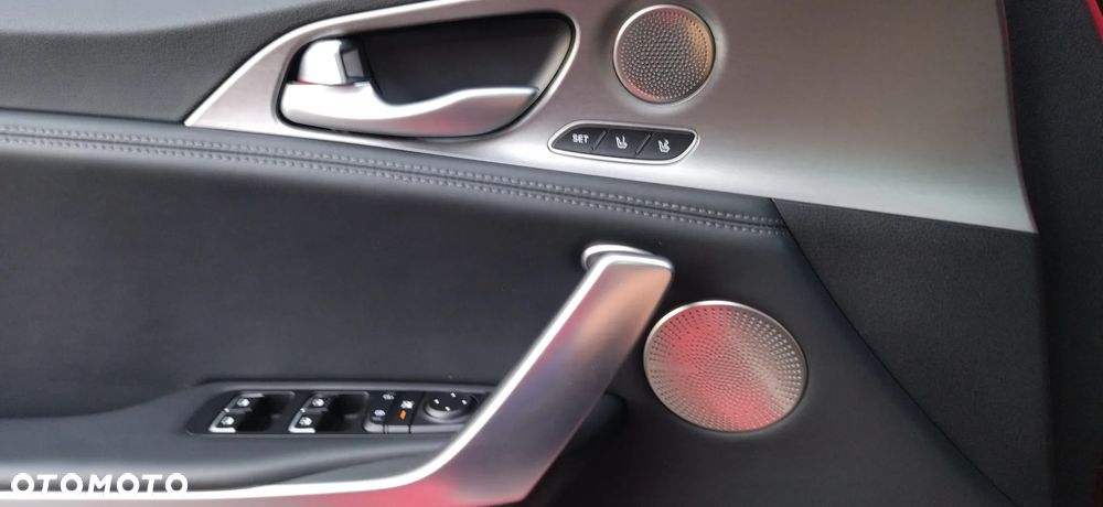 Kia Stinger - 28