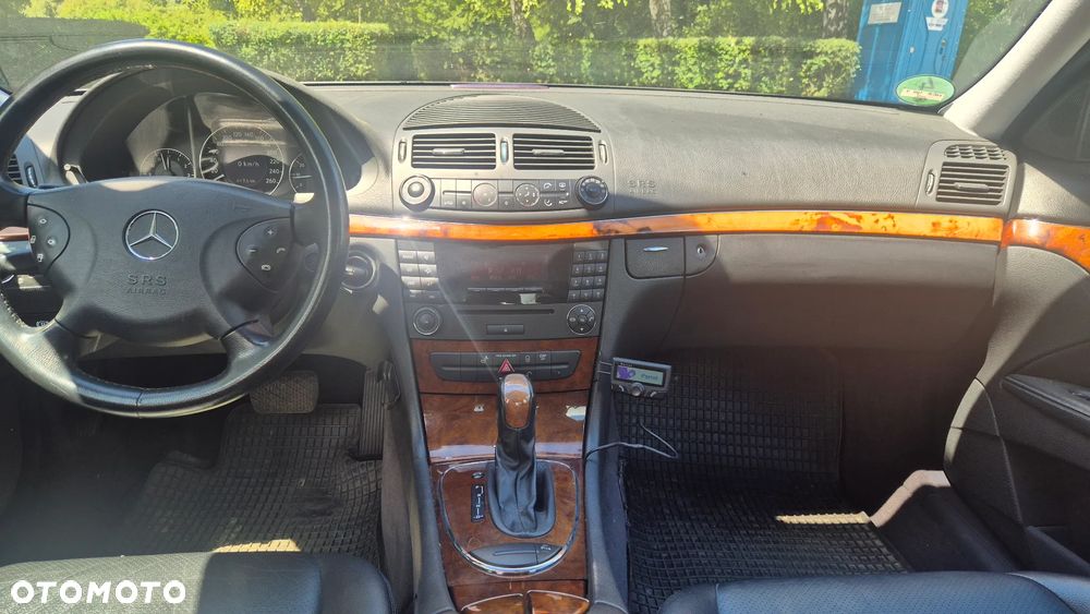 Mercedes-Benz Klasa E 240 Avantgarde - 11