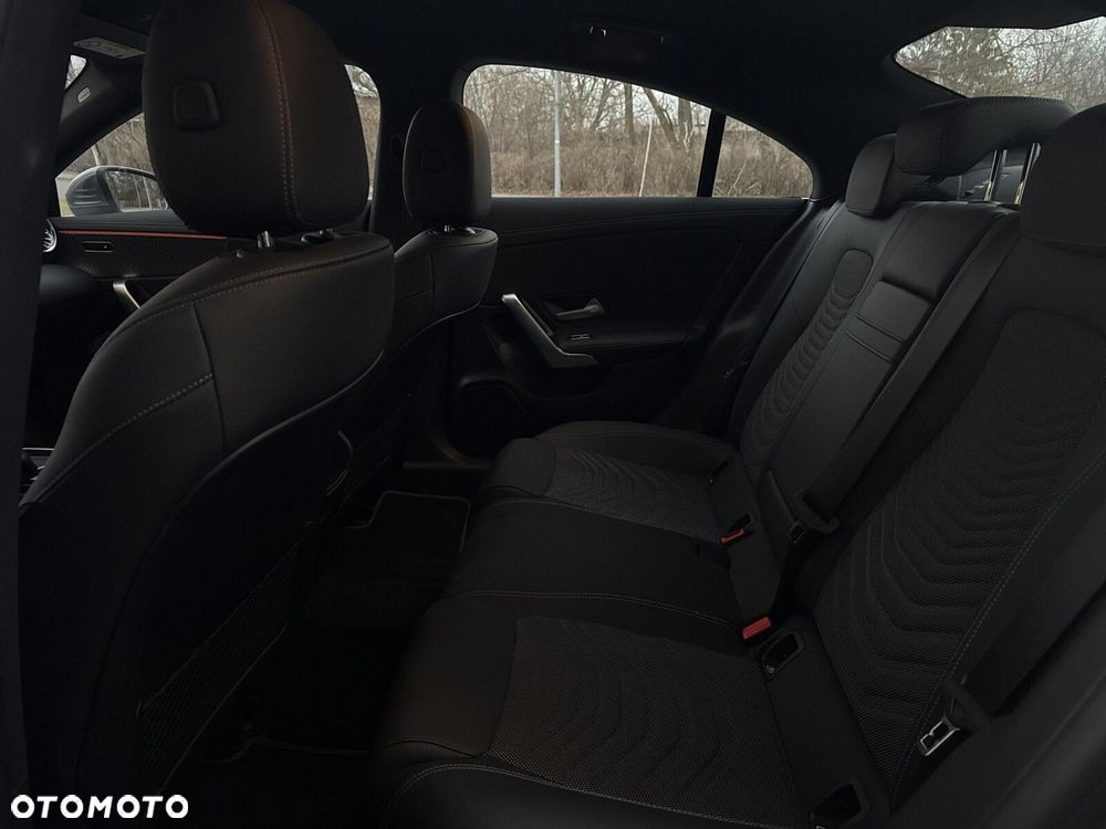 Mercedes-Benz CLA 180 Progressive 7G-DCT - 19