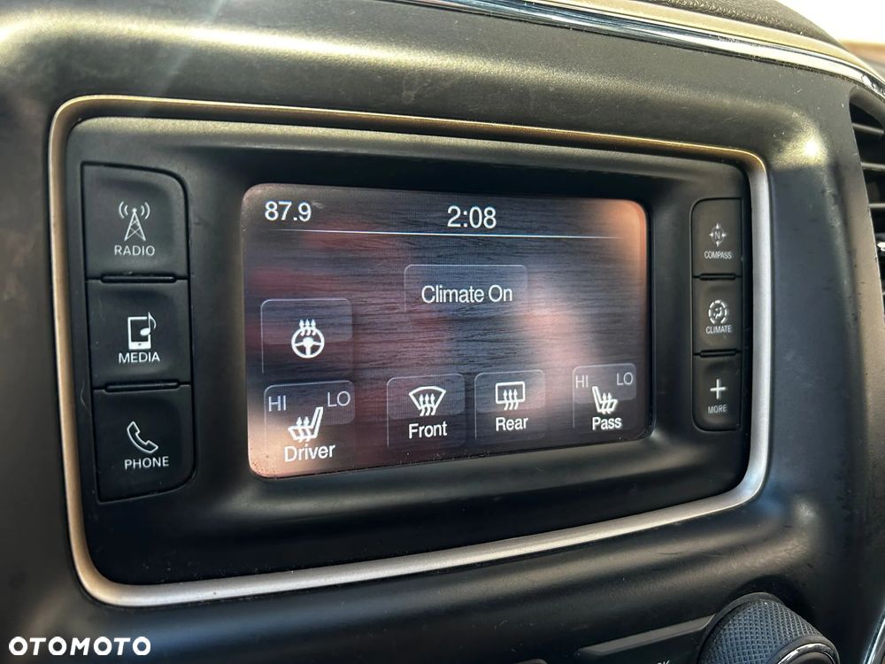 Jeep Grand Cherokee - 24
