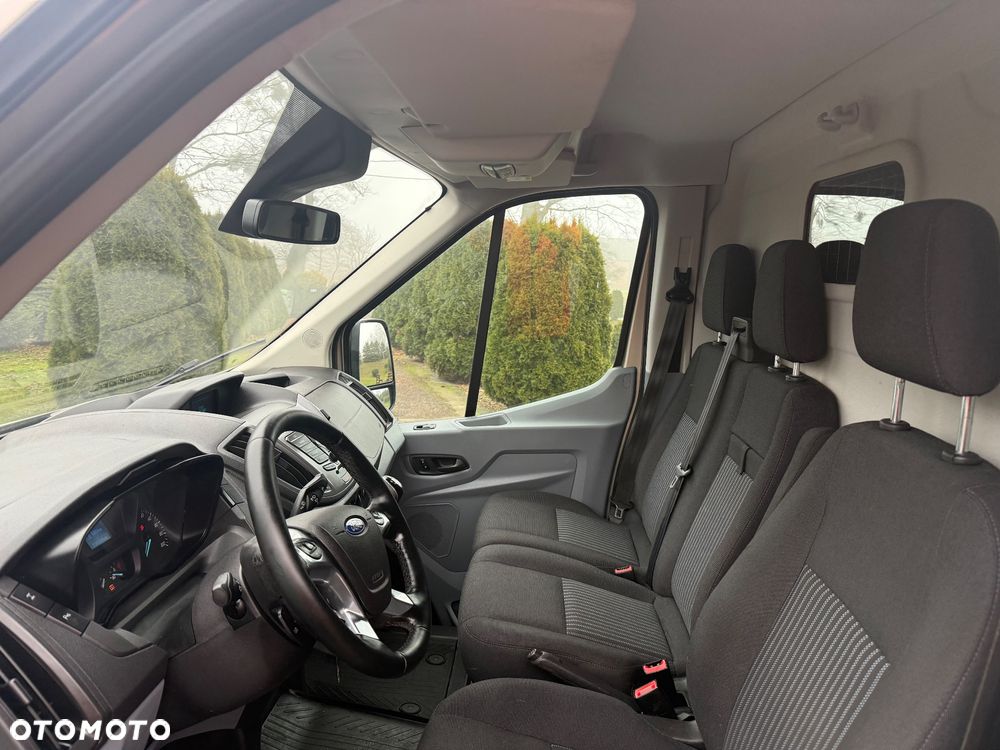 Ford Transit - 12