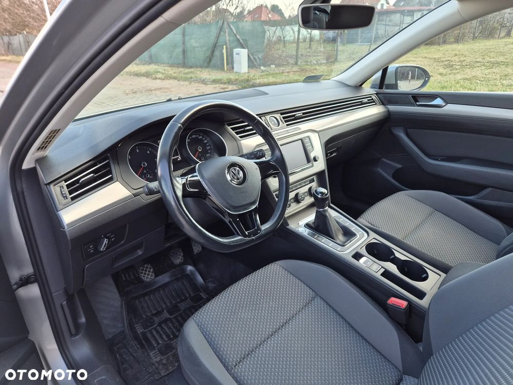 Volkswagen Passat 1.6 TDI BMT Trendline - 14