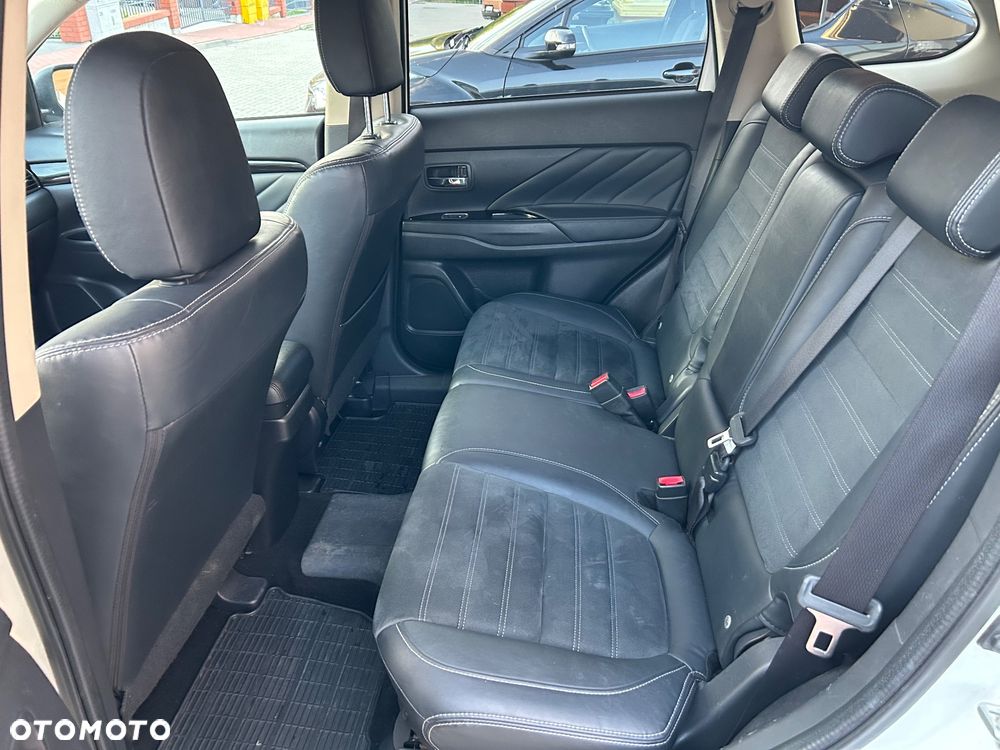 Mitsubishi Outlander - 13