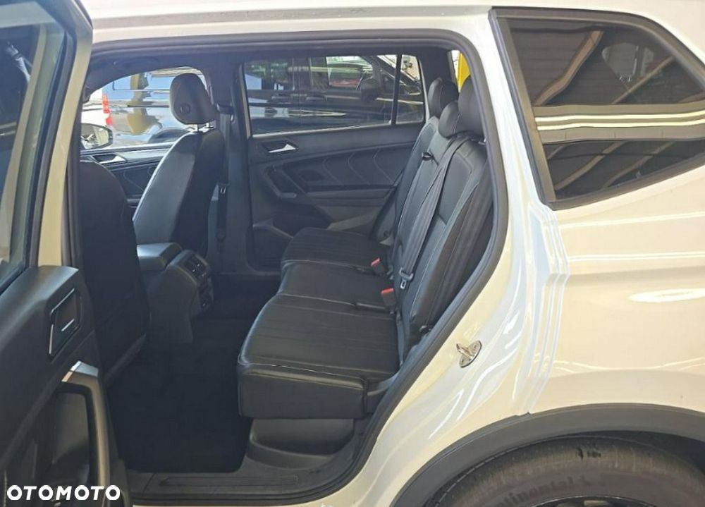 Volkswagen Tiguan - 11