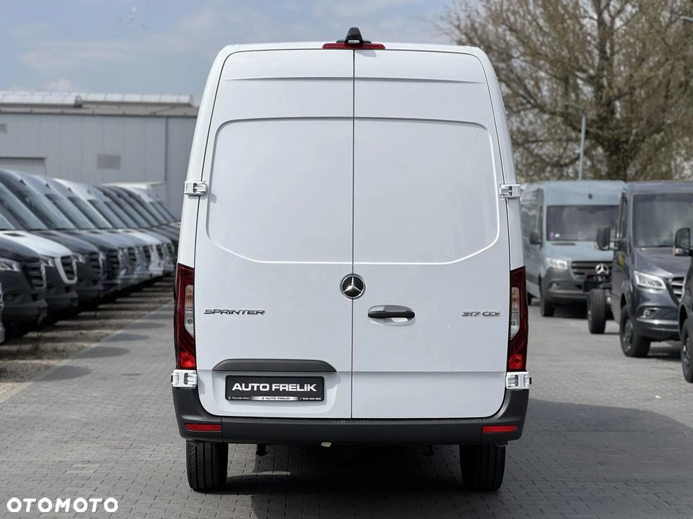 Mercedes-Benz Sprinter - 7