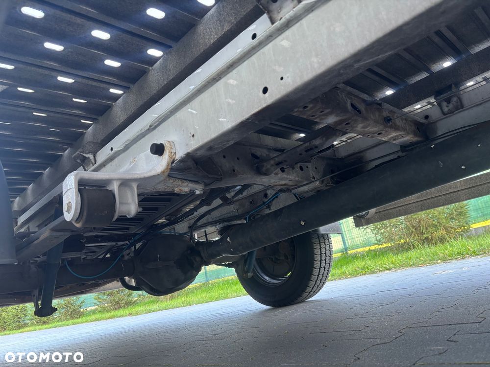 Mercedes-Benz Sprinter - 26