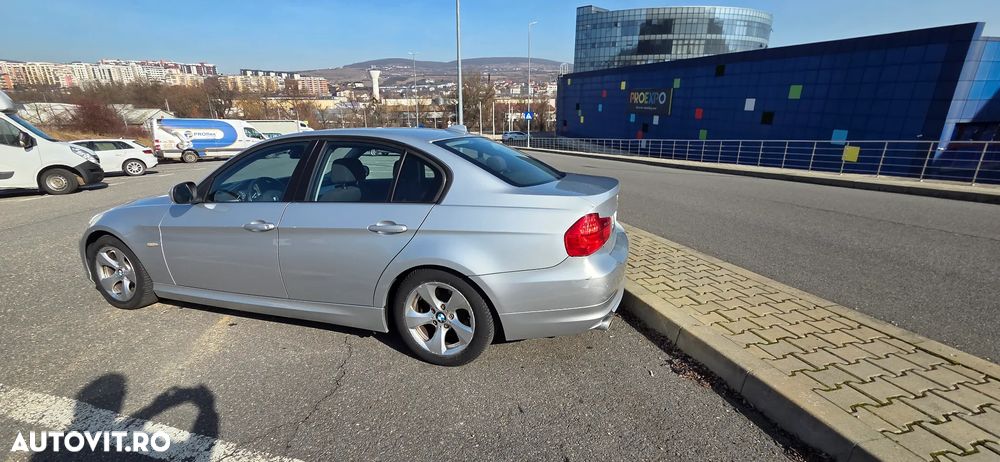 BMW Seria 3 320d DPF Efficient Dynamics Edition - 2