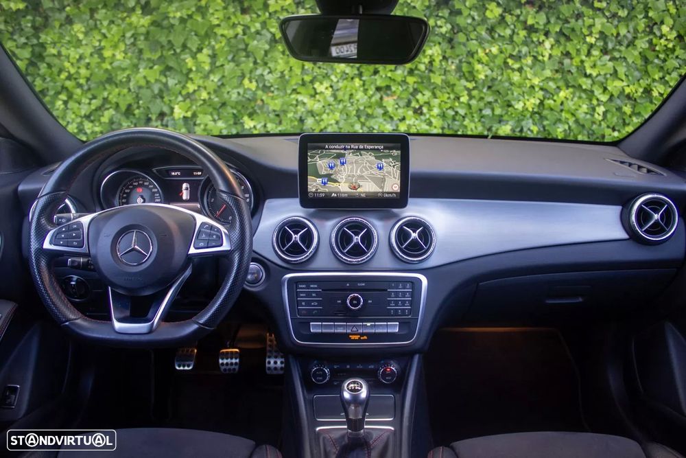 Mercedes-Benz CLA 180 d Shooting Brake AMG Line - 16
