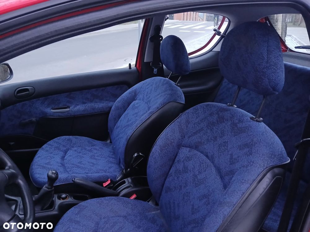 Peugeot 206 - 22