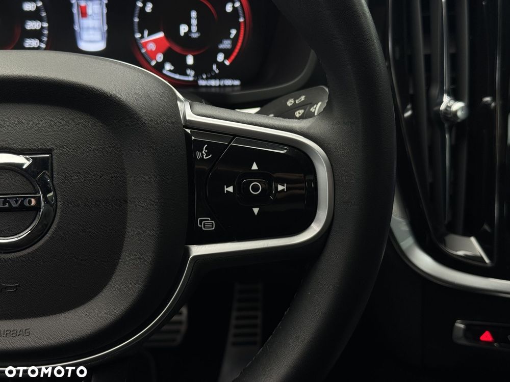 Volvo S60 T5 R-Design - 24