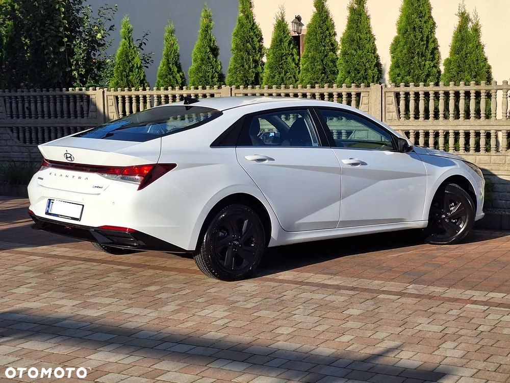 Hyundai Elantra 1.6 Smart - 28