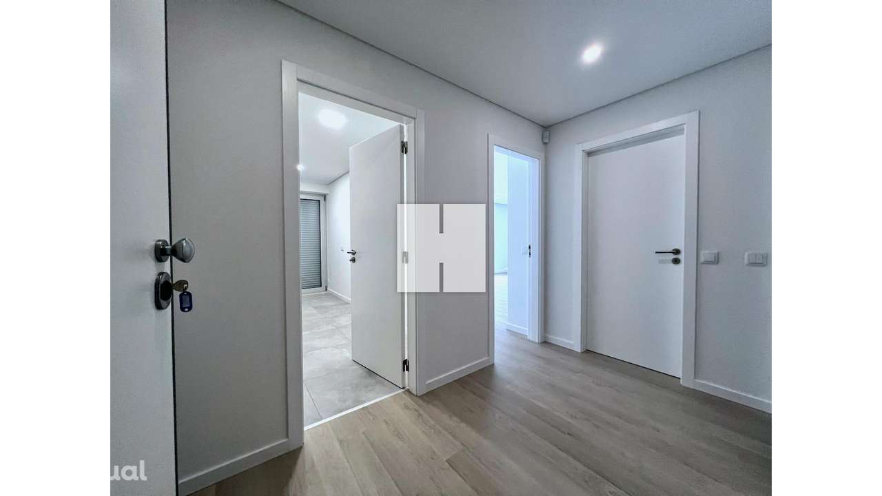 Apartamento T2 c/ Parqueamento - Grande imagem: 2/25