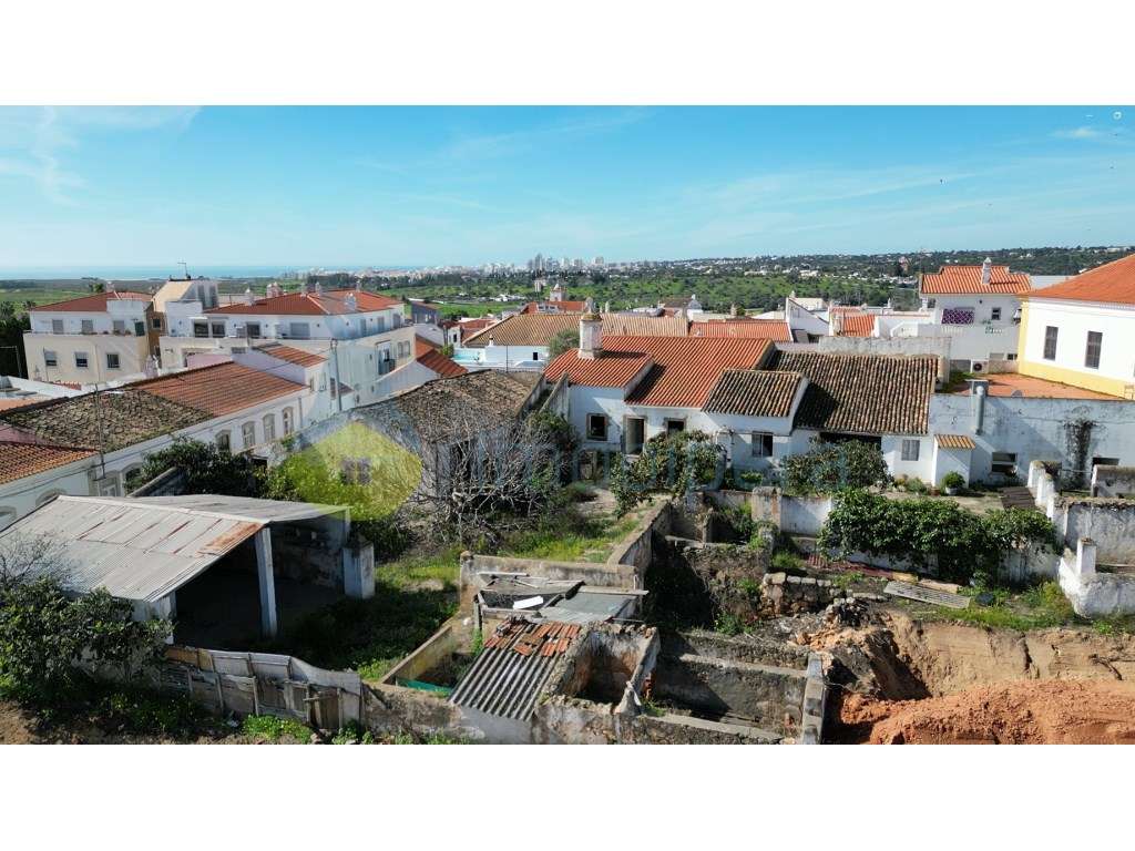 Casa Senhorial - Propriedade exclusiva localizada no Centro da Vila... - Grande imagem: 3/9