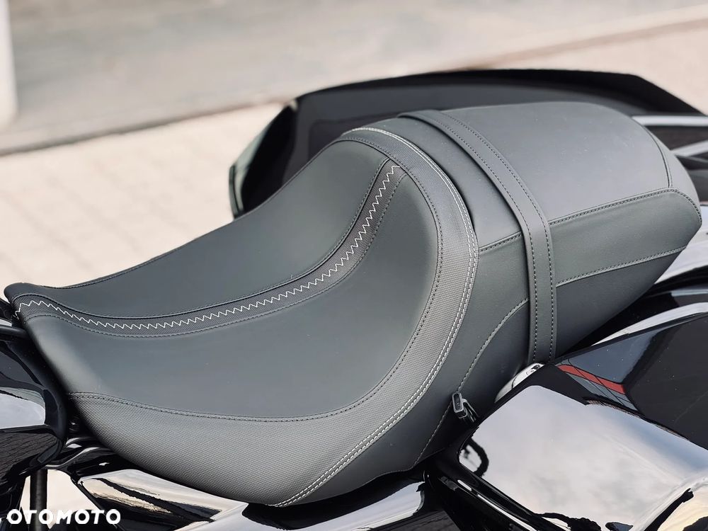 Harley-Davidson Touring Road Glide - 23