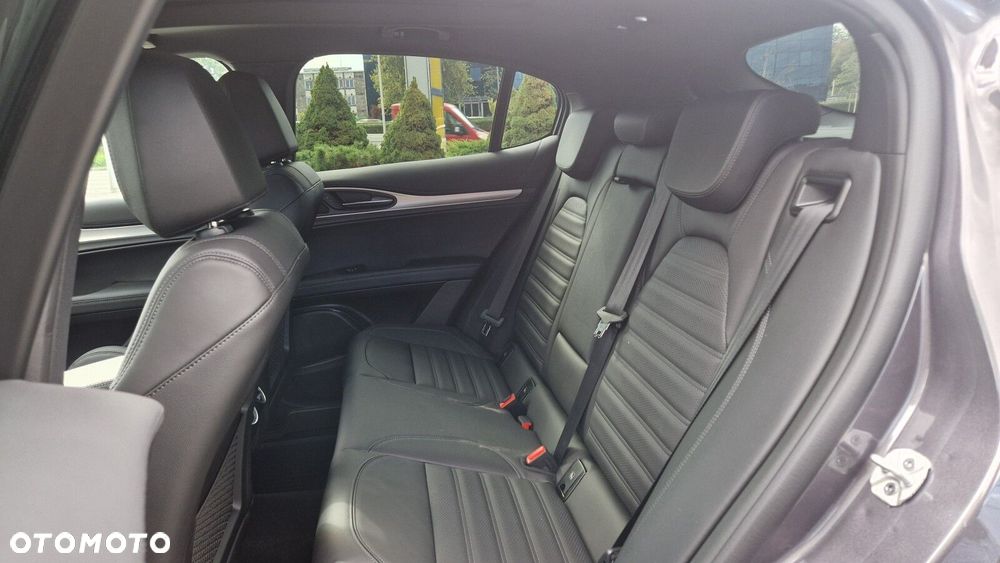 Alfa Romeo Stelvio 2.2 JTDM Veloce Q4 - 13