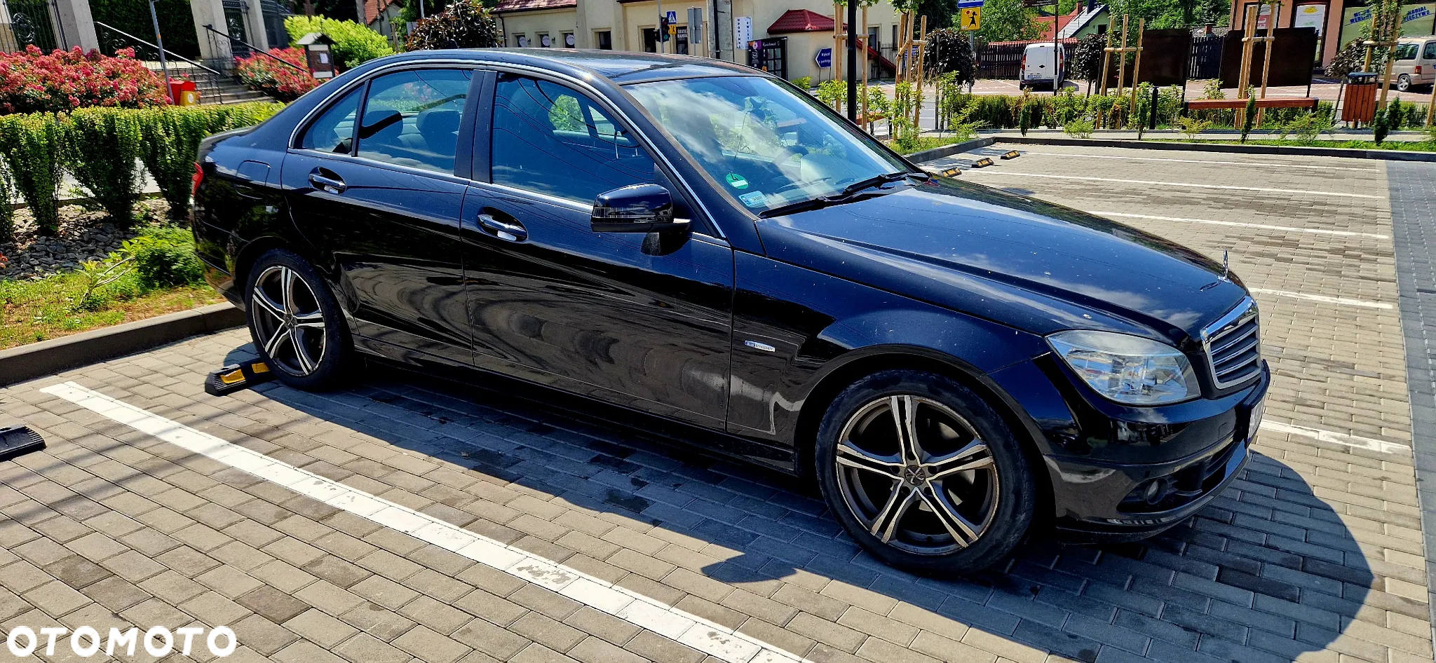 Mercedes-Benz Klasa C 180 CGI Automatik BlueEFFICIENCY - 2