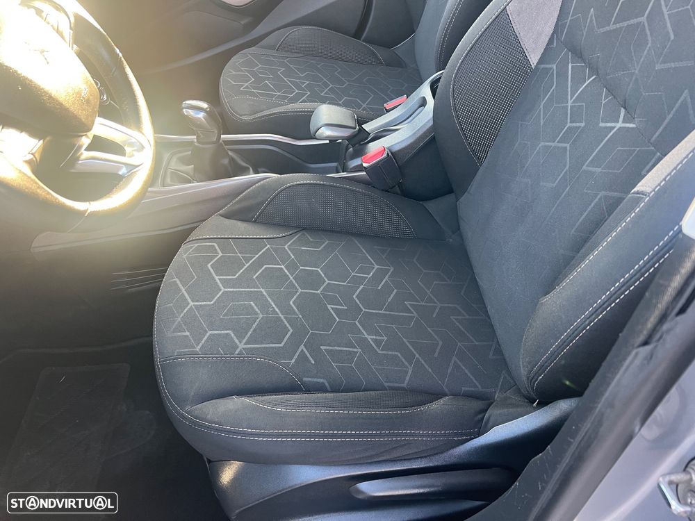 Peugeot 2008 1.2 PureTech Style - 29