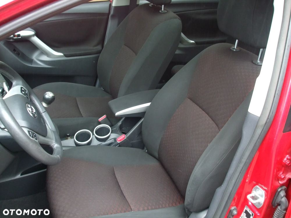 Toyota Corolla Verso - 14