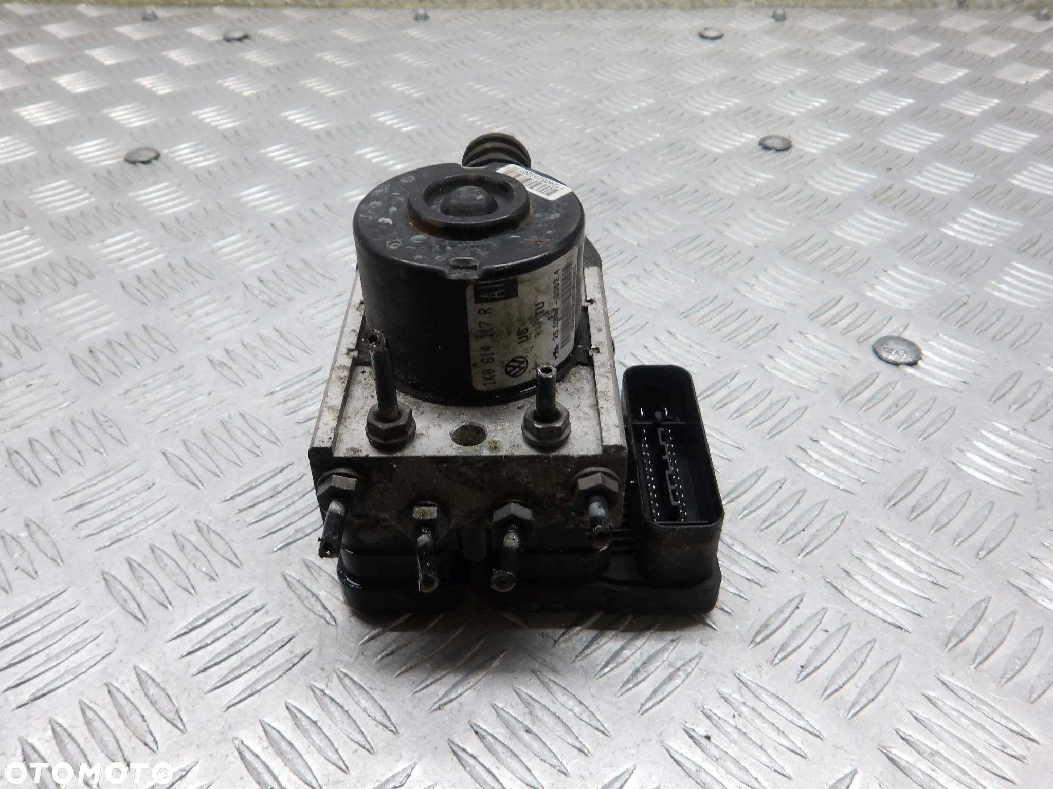 VW JETTA V 05-10  POMPA ABS 1K0614117 - 1