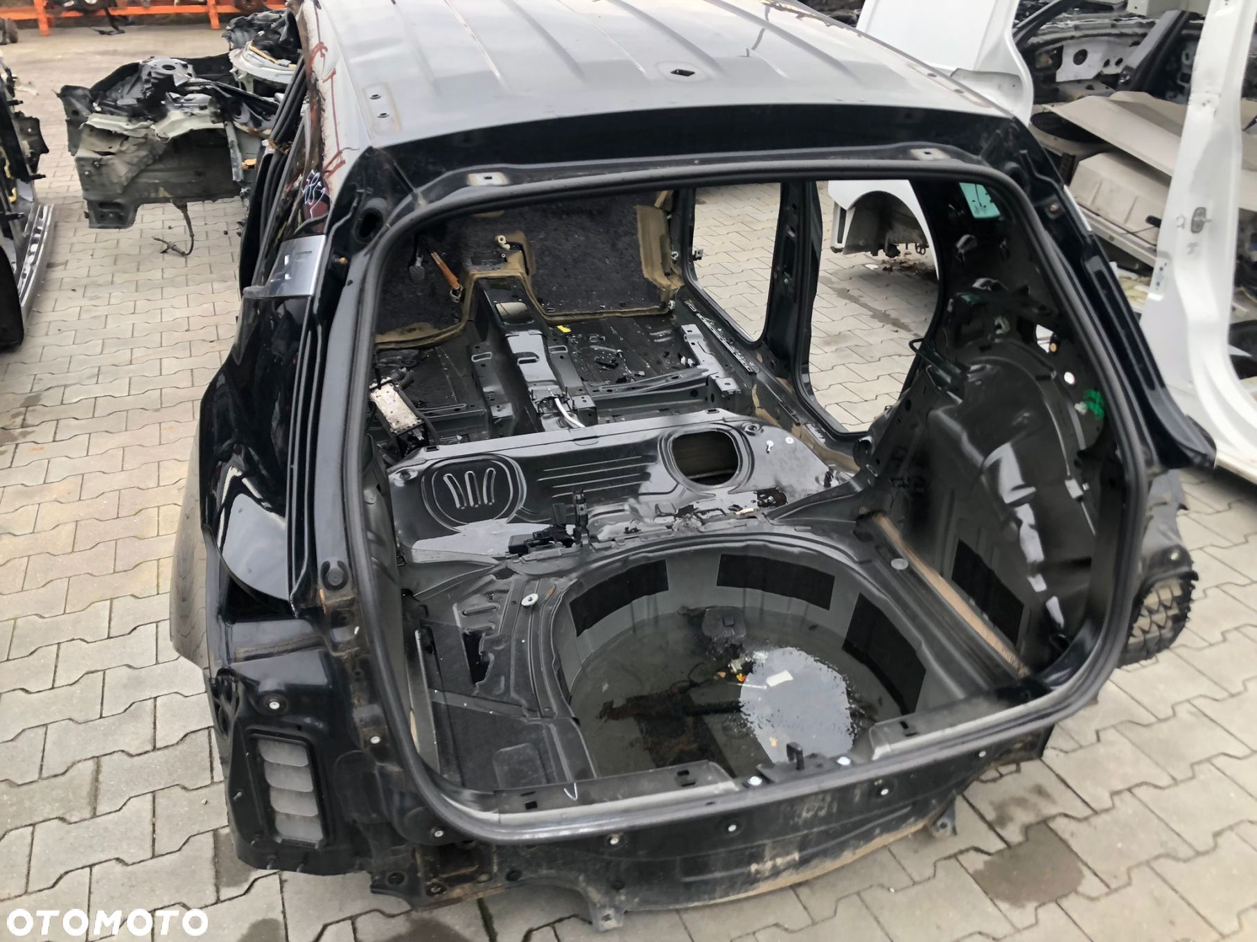 PAS TYŁ ĆWIARTKA WANNA BAGAŻNIKA SEAT ARONA - 1